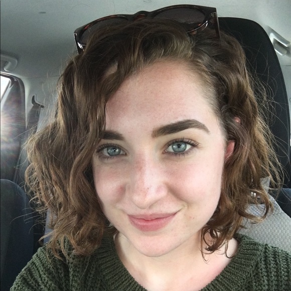 Meet your Posher, Taylor - Picture 1 of 1